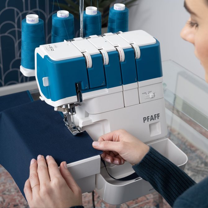 PFAFF® admire™ air 5000 Overlock Machine - Image 3