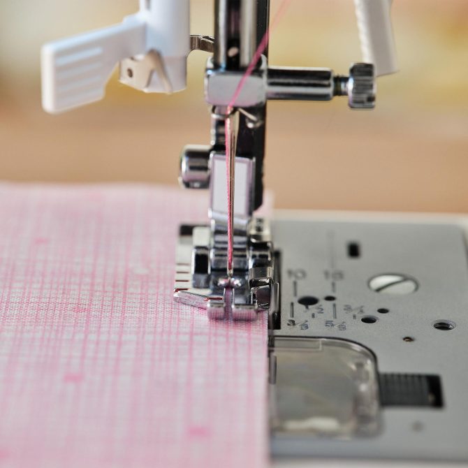 SINGER® Patchwork 7285Q & StreamCraft Plus Bundle - Image 9