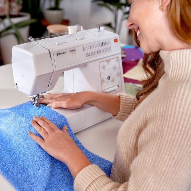 HUSQVARNA® VIKING® H|CLASS™ E20 Sewing Machine - Image 2