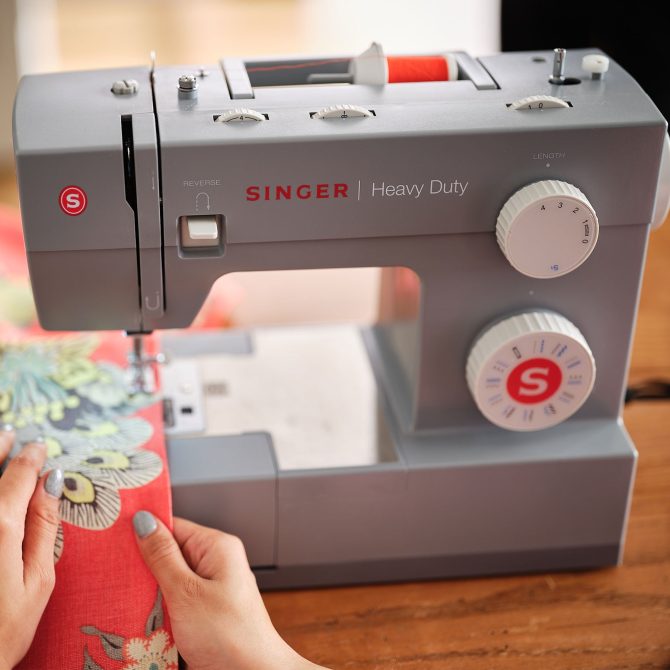 SINGER® Refurbished Heavy Duty 4423 Sewing Machine - Image 2