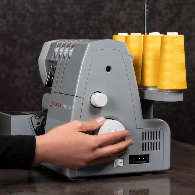 SINGER® HD0400S Heavy Duty Serger - Image 4