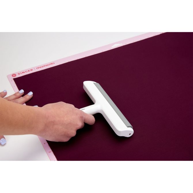 SINGER® MOMENTO™ 6 inch Brayer - Image 2