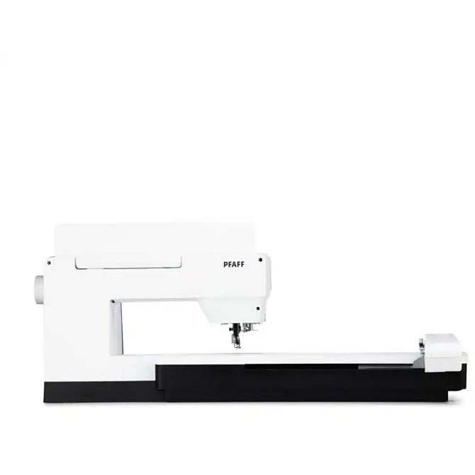 PFAFF® creative™ 4.5 Sewing & Embroidery Machine - Image 7