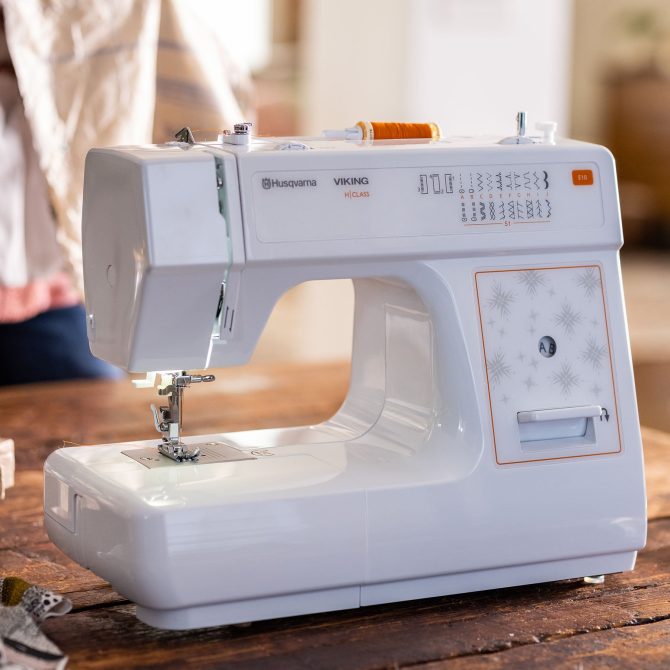 HUSQVARNA® VIKING® H|CLASS™ E10 Sewing Machine - Image 3