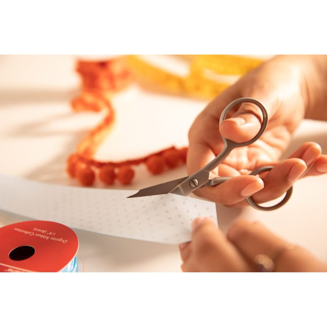 HUSQVARNA® VIKING® 4in/10.2cm Micro Tip Straight Blade Scissor - Image 4