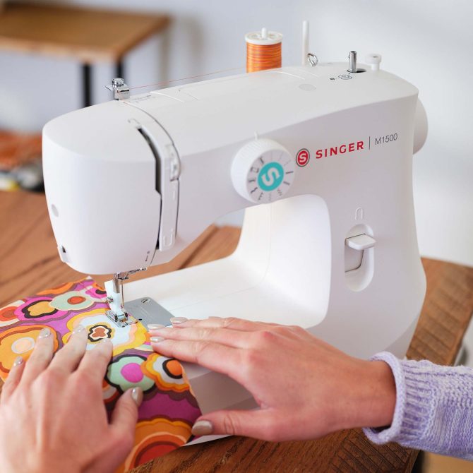 SINGER® Beginner Sewing Kit Bundle - Image 2