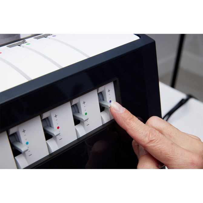 PFAFF® admire™ air 6000 Black Coverlock Machine - Image 9