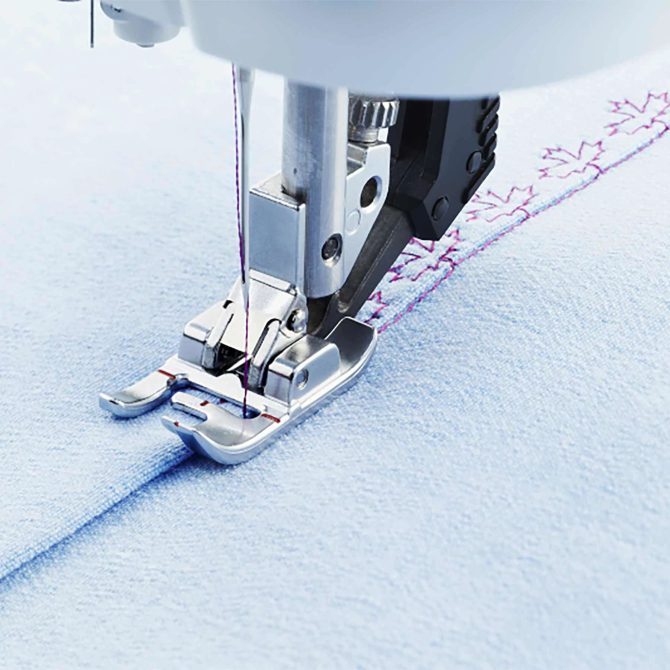 PFAFF® Right Edge Bi-Level Foot for IDT™ System