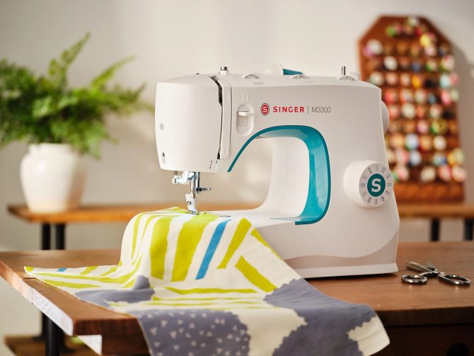 SINGER® Refurbished M3300 Sewing Machine - Image 2