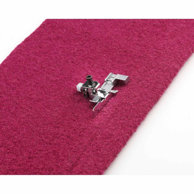 HUSQVARNA® VIKING® Overlock Feet Kit - Image 5