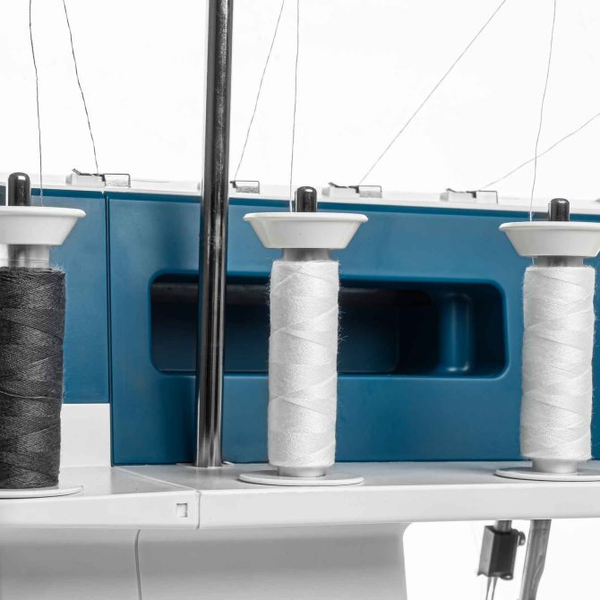 PFAFF® Refurbished admire™ 1000 Overlock Machine - Image 6