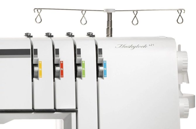 HUSQVARNA® VIKING® HUSKYLOCK™ S21 Overlock Machine - Image 7