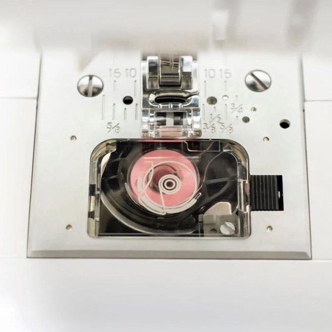 SINGER® Refurbished SC220 Sewing Machine - Image 5