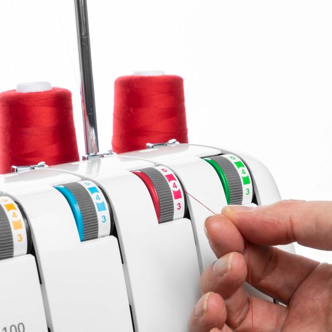 HUSQVARNA® VIKING® AMBER™ S | 100 Overlock Machine - Image 5