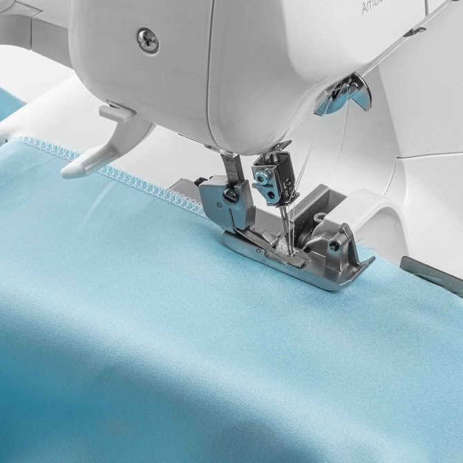 HUSQVARNA® VIKING® AMBER™ S | 100 Overlock Machine - Image 8