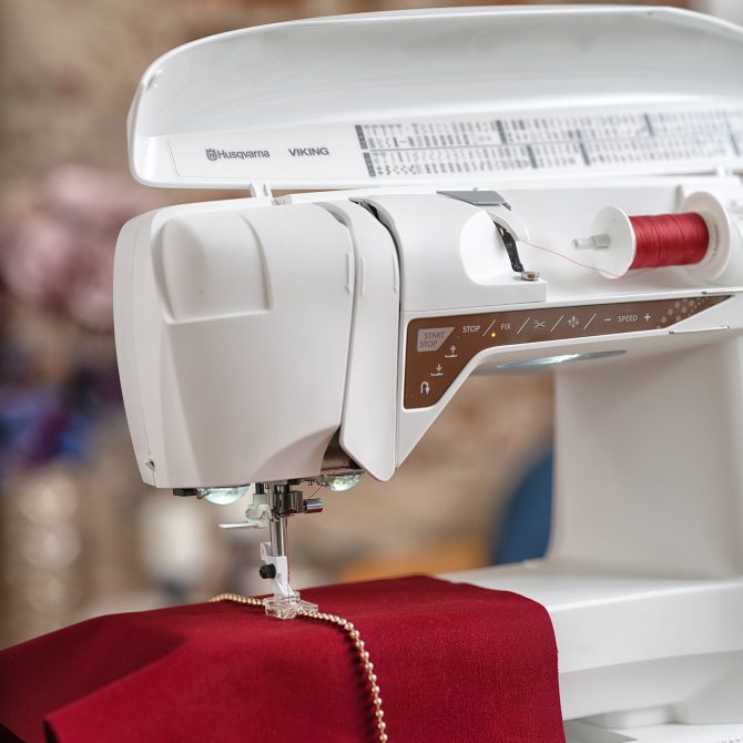 HUSQVARNA® VIKING® DESIGNER TOPAZ™ 40 Sewing & Embroidery Machine - Image 7
