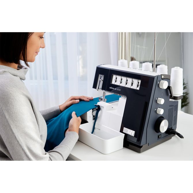 PFAFF® admire™ air 6000 Black Coverlock Machine - Image 2