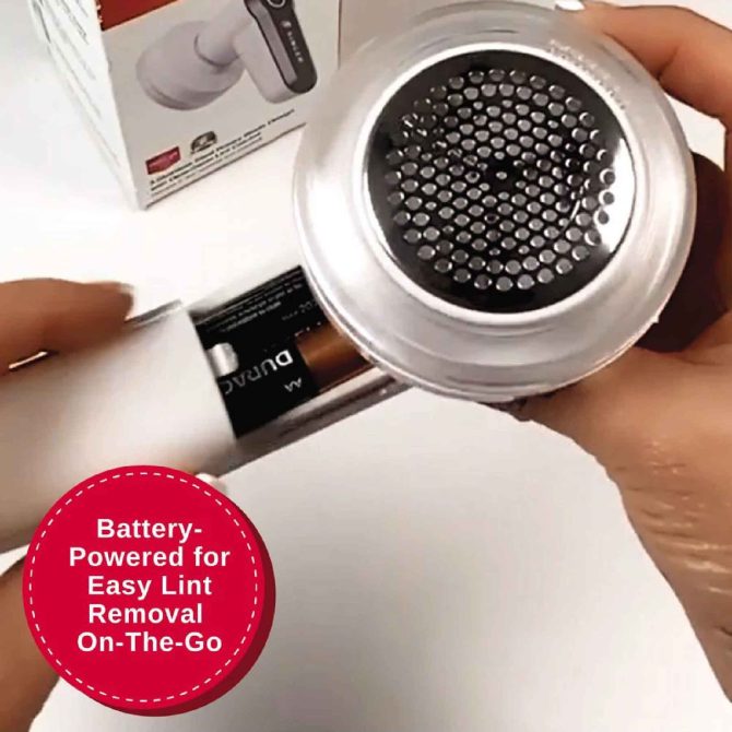 SINGER® Compact Fabric Shaver & Lint Remover - Battery Powered - Image 7