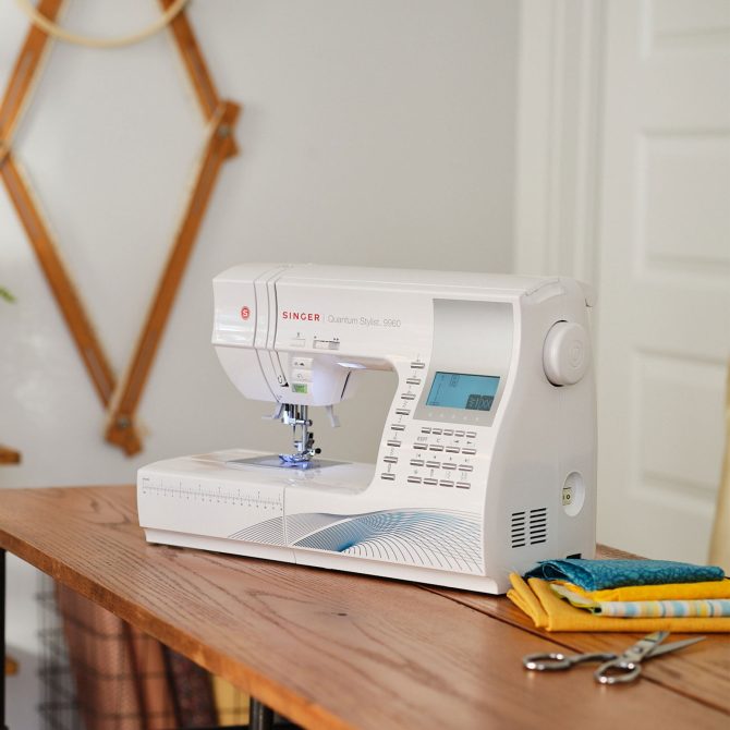 SINGER® Quantum Stylist™ 9960 Sewing Machine with Extension Table - Image 2