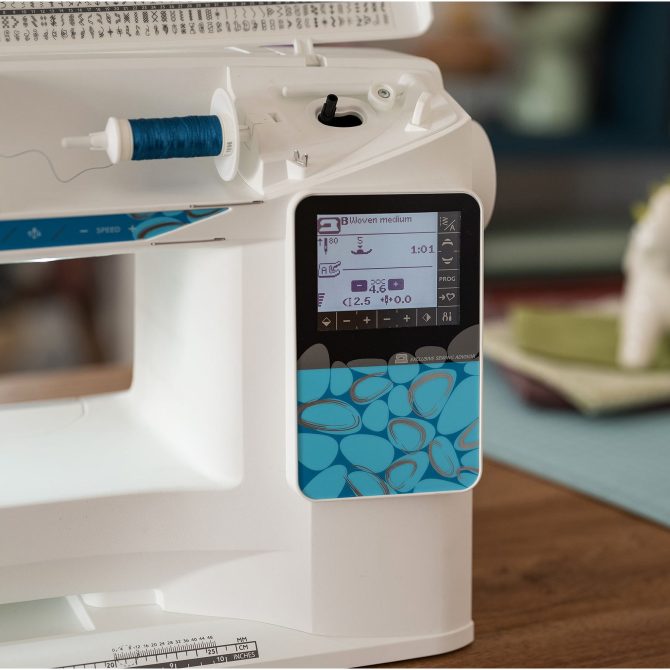 HUSQVARNA® VIKING® Refurbished OPAL™ 670 Sewing Machine - Image 4