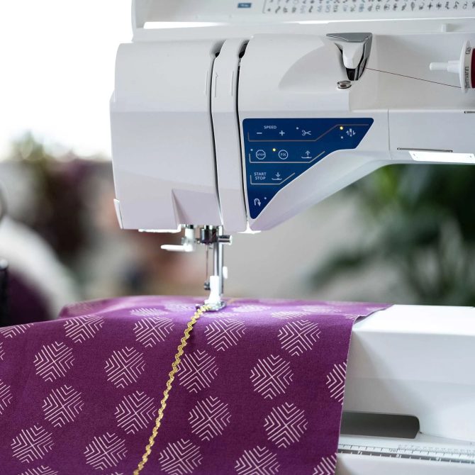 HUSQVARNA® VIKING® Refurbished SAPPHIRE™ 930 Sewing Machine - Image 7