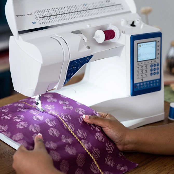 HUSQVARNA® VIKING® Refurbished SAPPHIRE™ 930 Sewing Machine - Image 6