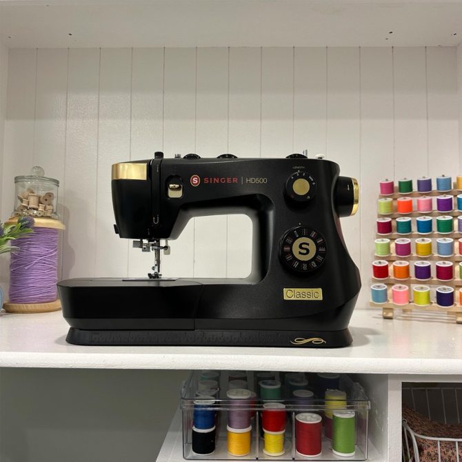 SINGER® HD500 Classic Black Sewing Machine - Image 2