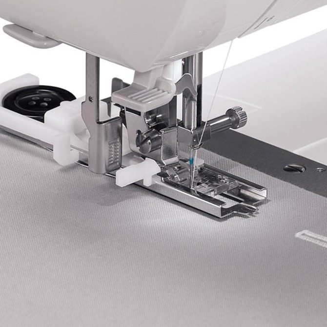 SINGER® Quantum Stylist™ 9985 Sewing Machine - Image 4