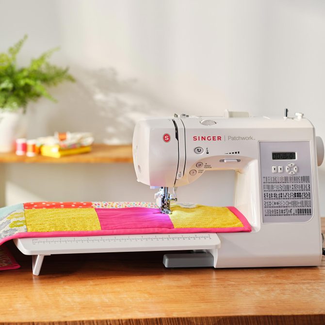 SINGER® Patchwork 7285Q & StreamCraft Plus Bundle - Image 2