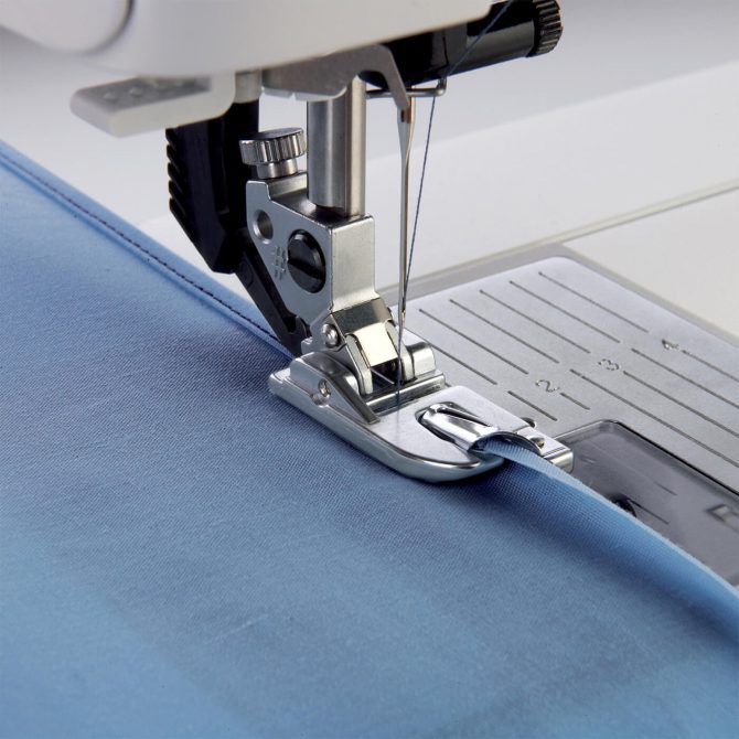 PFAFF® 4 mm Rolled Hem Foot for IDT™ System