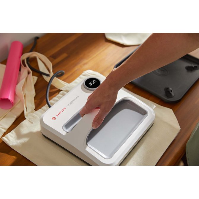 SINGER® MOMENTO™ Heat Press Bundle - Image 3