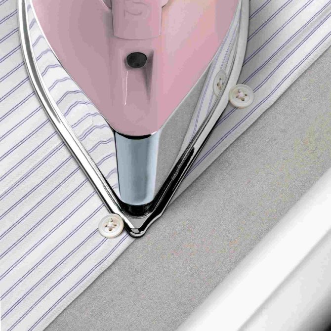 SINGER® SteamCraft Steam Iron Pink/Gray - Image 6
