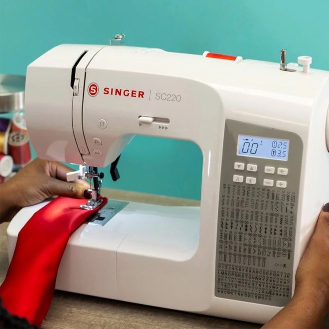 SINGER® SC220 Sewing Machine - Image 2