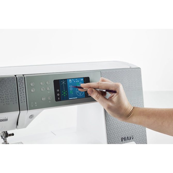 PFAFF® quilt expression™ 720 Sewing Machine Special Edition - Image 3