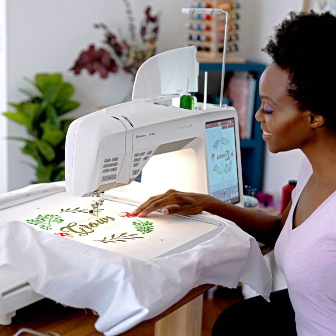 HUSQVARNA® VIKING® DESIGNER RUBY™ 90 Sewing & Embroidery Machine - Image 3