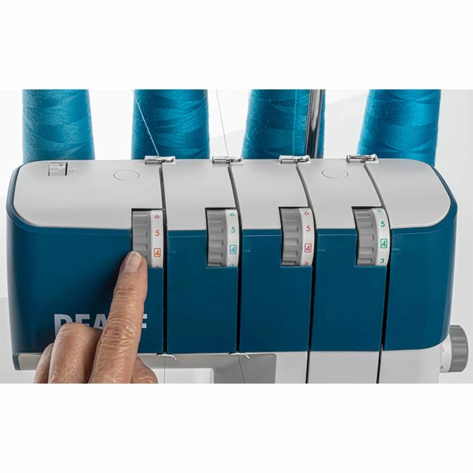 PFAFF® Refurbished admire™ 1000 Overlock Machine - Image 3