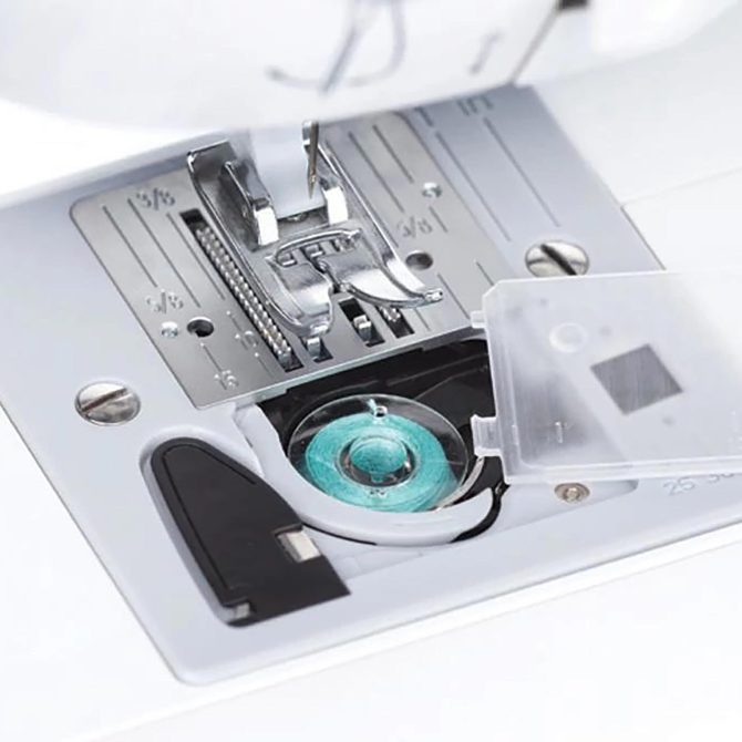 SINGER® Fashion Mate™ 3333 Sewing Machine - Image 2