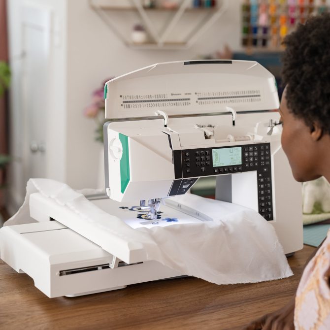 HUSQVARNA® VIKING® DESIGNER JADE™ 35 Sewing & Embroidery Machine - Image 3