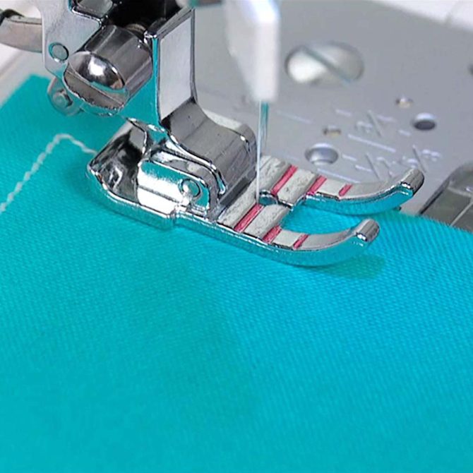 SINGER® 1/4 Inch Piecing Presser Foot - Image 3