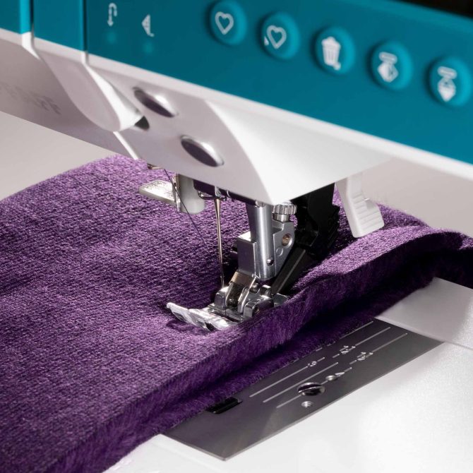 PFAFF® Refurbished ambition™ 620 Sewing Machine - Image 5