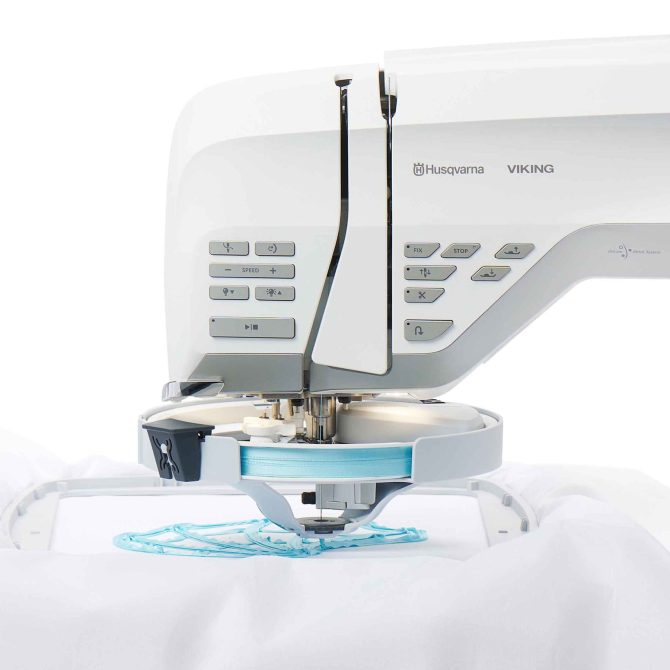 HUSQVARNA® VIKING® DESIGNER RUBY™ 90 Sewing & Embroidery Machine - Image 9