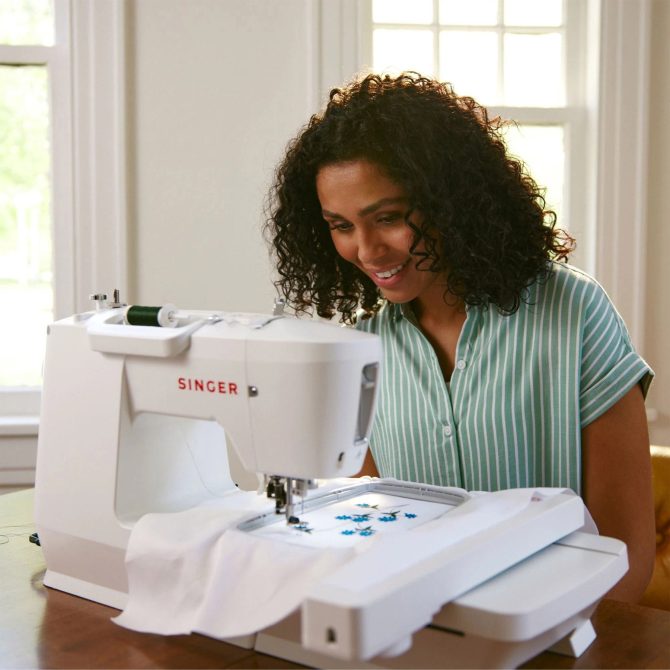 SINGER® Stitch, Cut & Embroider Bundle - Image 4