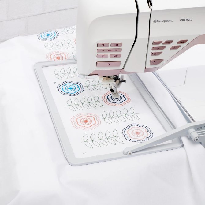HUSQVARNA® VIKING® Mega Endless Embroidery Hoop 260 x 150 mm - Image 2