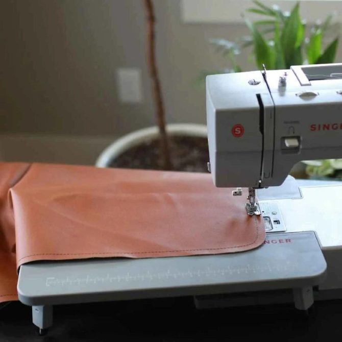 SINGER® Heavy Duty Extension Table for Mechanical HD Machines - Image 2