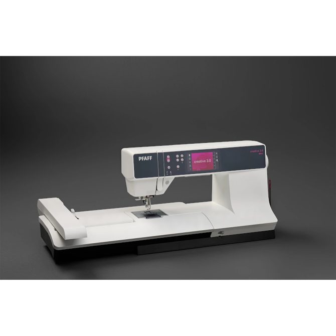 PFAFF® creative™ 3.0 Sewing & Embroidery Machine - Image 3