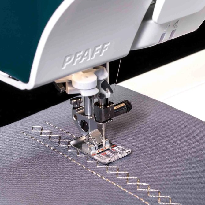 PFAFF® performance icon™ Sewing Machine - Image 7