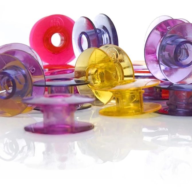 HUSQVARNA® VIKING® Watercolored Bobbins 20-Pack (Pink, Red, Yellow, Dark Blue) - Image 2