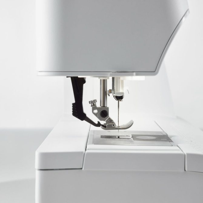 PFAFF® expression™ 710 Sewing Machine Special Edition - Image 3